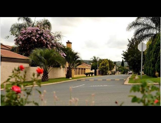 4 BEDROOM HOUSE FOR SALE IN KYALAMI ESTATES